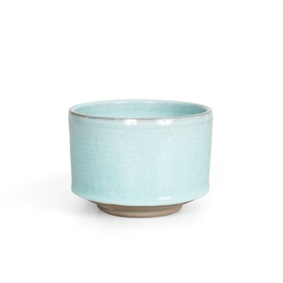 Japán kerámia matcha tál Haru fehér háttéren, elölnézetben fotózva.