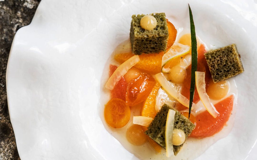 Matcha tányérdesszert citrusokkal és eukaliptusz sziruppal