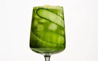 Alkoholmentes matcha koktél: pezsgő, lime-os frissítő 5 perc alatt