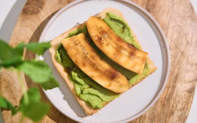 Matcha banános pirítós matchás vajjal – gyors reggeli