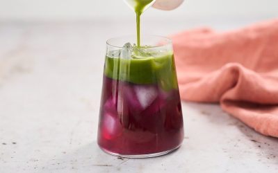 Matcha limonádé pillangóvirág-teával: a nyár leglátványosabb frissítője