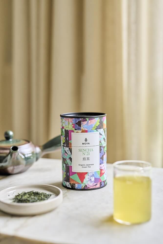 Japán szálas zöld tea, Sencha doboz, forrázott tea és kyusu teáskanna