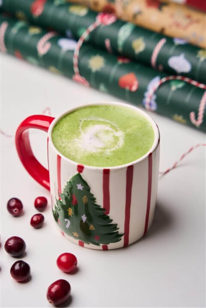 tozegafonyas-matcha-latte-2x3 Tőzegáfonyás matcha latte: tőzegáfonya-szósz, tej és matcha rétegei